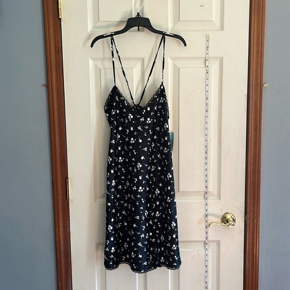 NWT-wild fable-M-black/white floral-lace trim, mini, slip, dress. - Picture 1 of 15